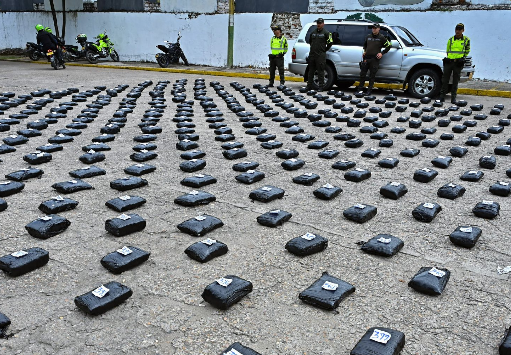 Autoridades incautan 412 kilos de |marihuana| en operativo en |Ricaurte| + Video