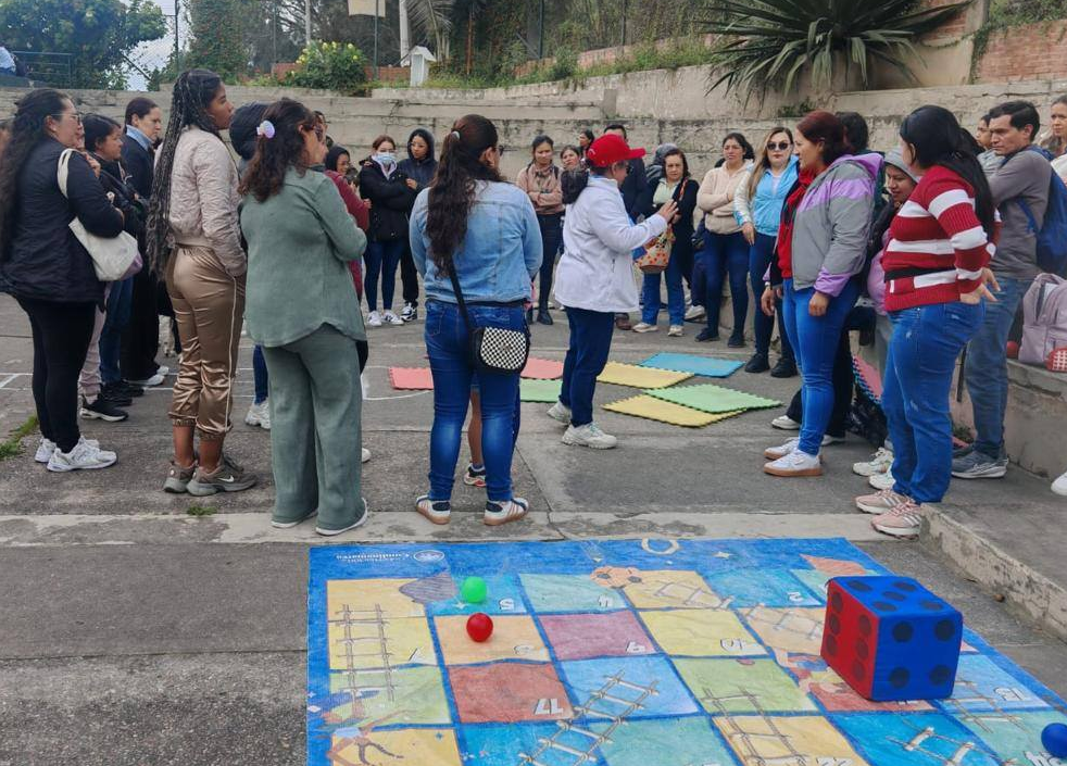 Feria de |bienestar mental| fortaleció la |salud emocional| de familias en la |IED Carrasquilla|