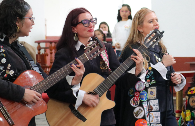 |Sopó| rindió homenaje a las |madres| con serenata llena de |música| y tradición