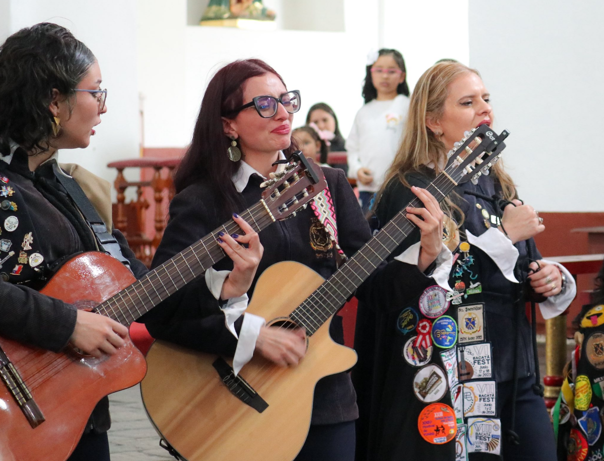 |Sopó| rindió homenaje a las |madres| con serenata llena de |música| y tradición