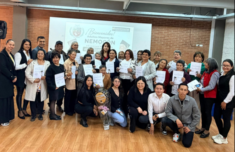 |Adultos mayores| de |Nemocón| se graduaron en curso de |alfabetización digital|