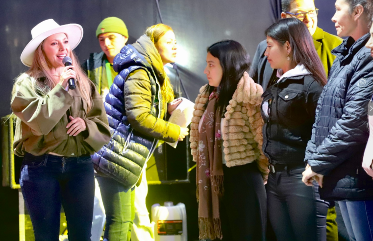 |MomFest| homenajeó a madres |tocancipeñas| con regalos y reconocimiento a su labor