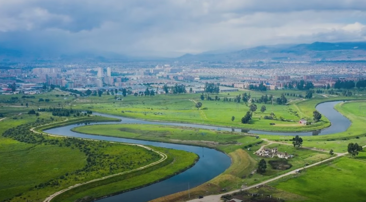 Aprueban nuevas medidas para frenar la |urbanización descontrolada| en zonas rurales de |Bogotá| y |Cundinamarca| + Video