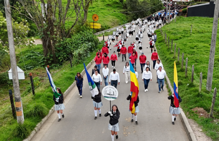 |Cogua| dio inicio a los |Juegos Intercolegiados| con la participación de 370 estudiantes |deportistas|
