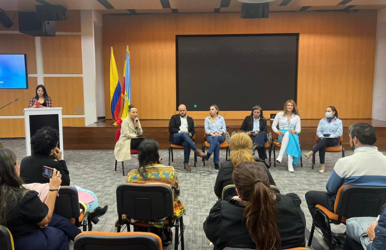 Más de 100 lideresas participaron en el Primer Foro de |Mujeres Campesinas| de |Cundinamarca|