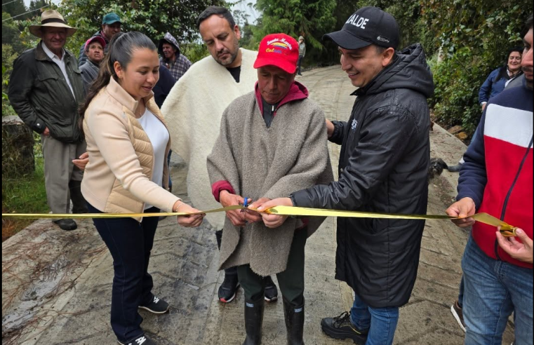 Inauguran nueva |placahuella| en el sector La Martina de |Cogua|