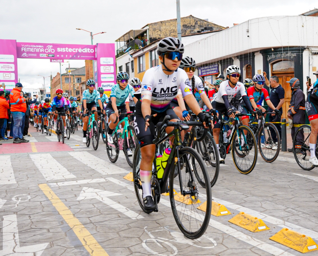 |Chía| dio la bienvenida a la |Vuelta a Colombia Femenina| |Sistecrédito| 2026 con la presentación de equipos y la salida de la primera etapa