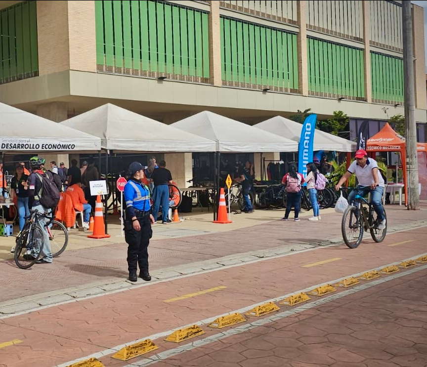 |Chía| conmemoró el Día Internacional de la |Bicicleta| con actividades de |educación vial| y movilidad sostenible