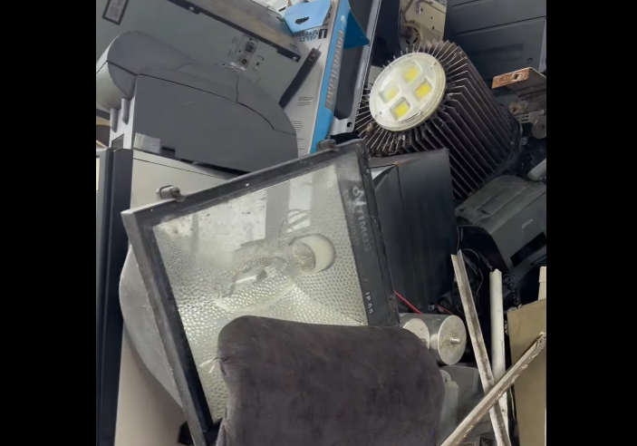 |Campaña ECO| Gestión Social promueve el |reciclaje electrónico| y el apoyo a la niñez en |Tabio| + Video