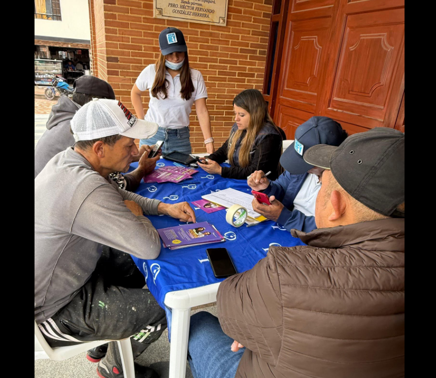 Jornada de |asesoría pensional| y vinculación a |BEPS| benefició a habitantes de |Patio Bonito|, Casa Blanca y Cerro Verde en |Nemocón|